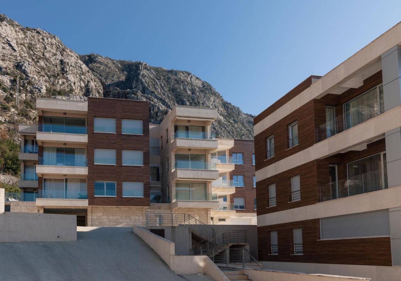 Bonintro Lux * Cattaro